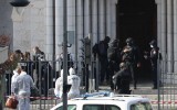 Attentato a Nizza, tre vittime nella cattedrale Notre-Dame: una donna decapitata